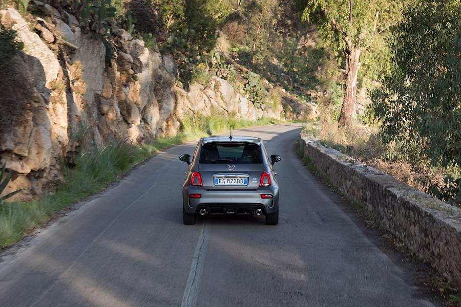  Abarth 595 Turismo (312) 2016 года  (WW) (фото 4 из 18)